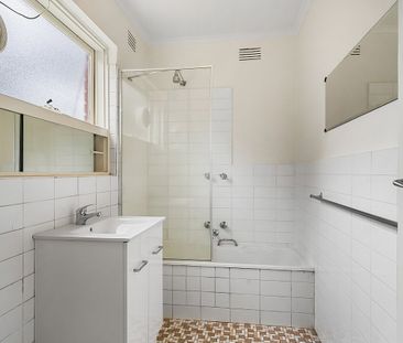 1/54 Liddiard Street, Hawthorn - Photo 3