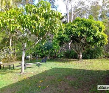 Charming Country Cottage In A Country Town! - Photo 2