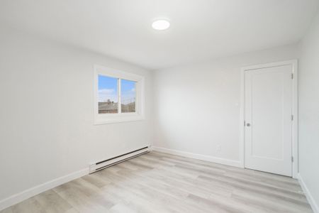For Lease - 484 Queen Mary Street Unit# 6, Overbrook - Castleheights and Area, Ontario - Photo 4