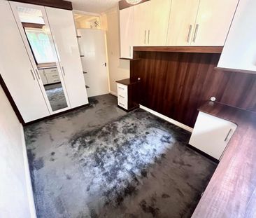 2 bedroom Flat To Let - Photo 1