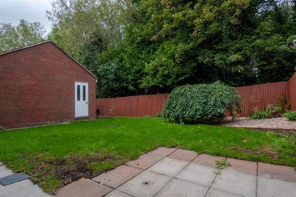 5 bedroom detached house to rent - Photo 1