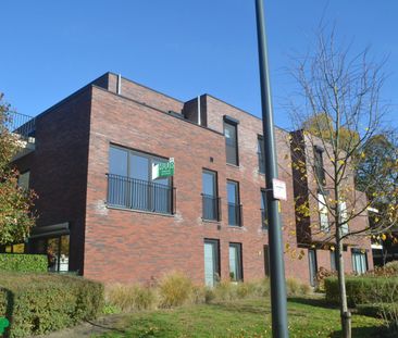 Centraal gelegen recent, lichtrijk appartement met 2 slaapkamers - Foto 3