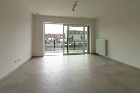 ! NIEUWE VOORWAARDEN! Zeer mooi afgewerkt en instapklaar nieuwbouwappartement gelegen in groene zone met mogelijkheid tot bijhuren van ondergrondse autostaanplaats - Photo 2