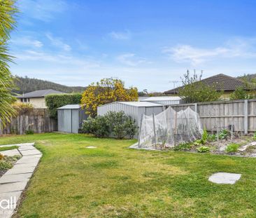 Lovely Home, Quiet Location - Photo 1