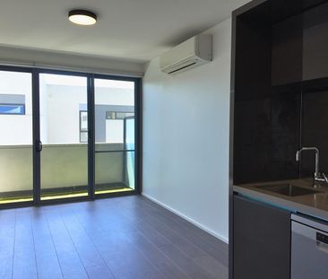 Spacious Two-Bedroom Apartment in a Premium Lifestyle Location - Photo 5