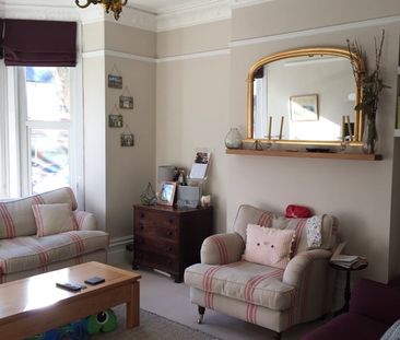 2 Bed Flat, Lorna Road, BN3 - Photo 3
