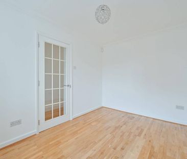 3 bedroom detached house to rent - Photo 4