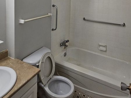 300 Regent St, Unit 103, Kingston, ON - Photo 5