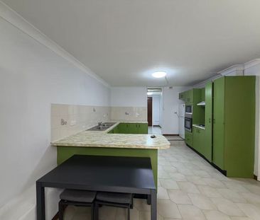 Furnished 2bm lower Floor House for Rent! - Photo 3