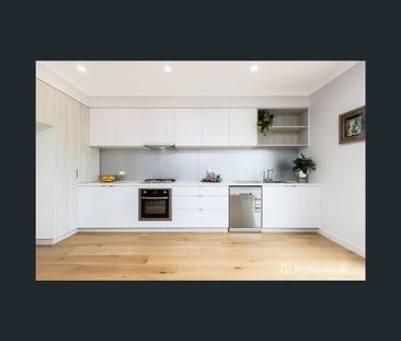 33 Burns Avenue, Clayton South, Vic 3169 - Photo 3