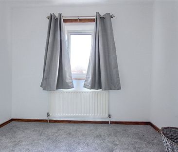 3 bed house to rent in Langdale Crescent, Middlesbrough, TS6 - Photo 2