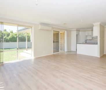 Modern Family Home in a Quiet Cul-De-Sac - Photo 5