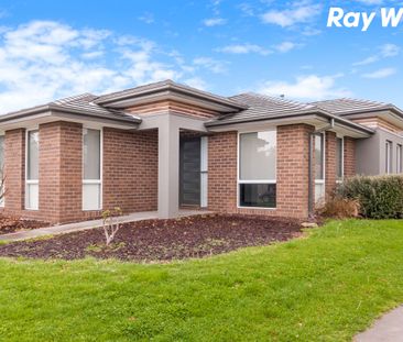 LOVELY FAMILY HOME! - Photo 2