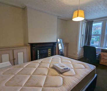 5 bedroom terraced house to rent - Photo 4