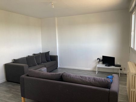 Location appartement 3 pièces, 70.00m², Fontenay-le-Comte - Photo 3