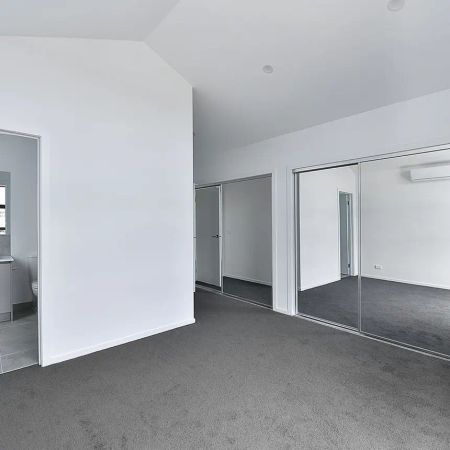 Modern Living, Generous Space & Everyday Comfort - Photo 3