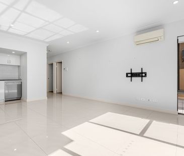 Contemporary living, effortless convenience and stylish comfort - Photo 1