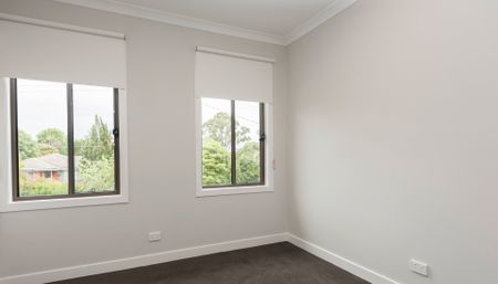 73 Edinburgh Rd , BLACKBURN SOUTH - Photo 3