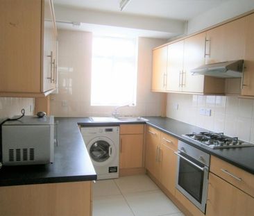 4 bedroom semi-detached house to rent - Photo 5