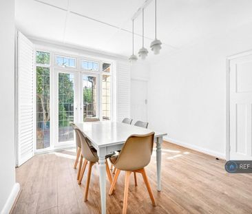 3 bedroom semi-detached house to rent - Photo 4