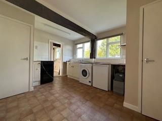 4 bedroom semi-detached house to rent - Photo 4