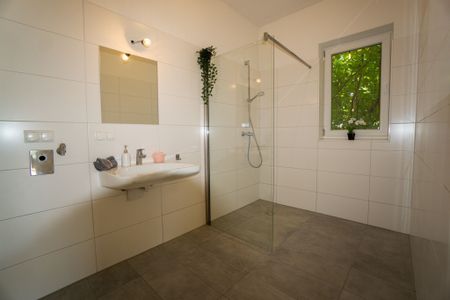 Helle 2-Zimmer Wohnung mit großer Terrasse - Photo 3