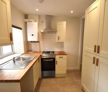 2 bedroom terraced house to rent - Photo 2