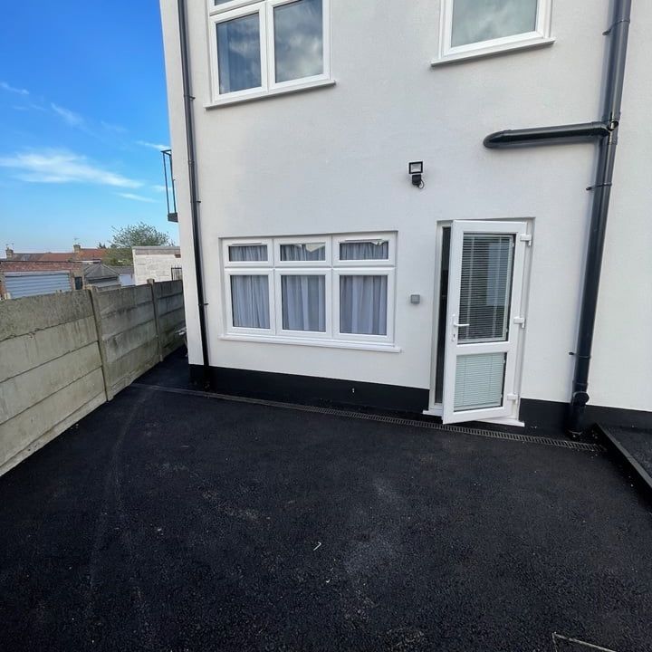 Studio Flat, Stewartsby Close, N18 - Photo 1