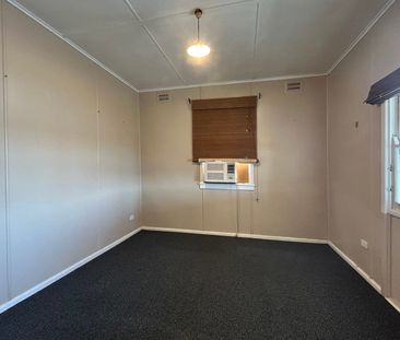 Stunning Riverview 3-Bedroom Family Home - Photo 2