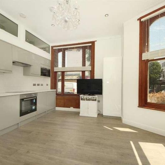 Churchfield Road, W3 - Photo 1