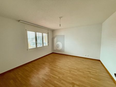 COZY WITH BALCONY - Photo 4