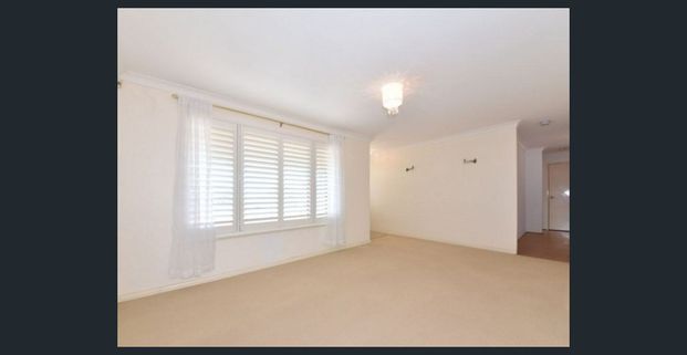 Charming Edgewater Rental at Unbeatable Price! - Photo 1