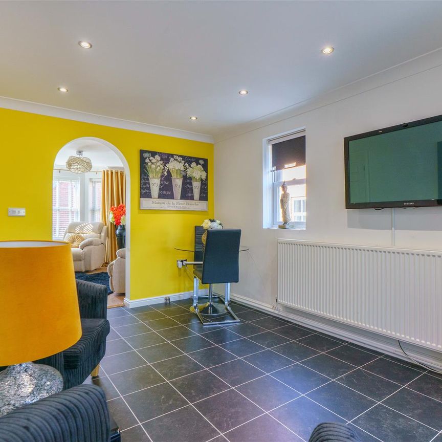 3 bed town house to rent in Warkworth Woods, Newcastle Upon Tyne, NE3 - Photo 1