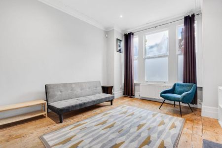 2 bedroom ground floor flat to rent - Photo 2