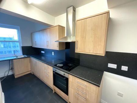 4 bedroom flat to rent - Photo 5