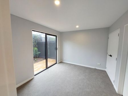 Exceptional 3-Level 4-Bedroom townhouse in Double Grammar Zone! - Photo 3
