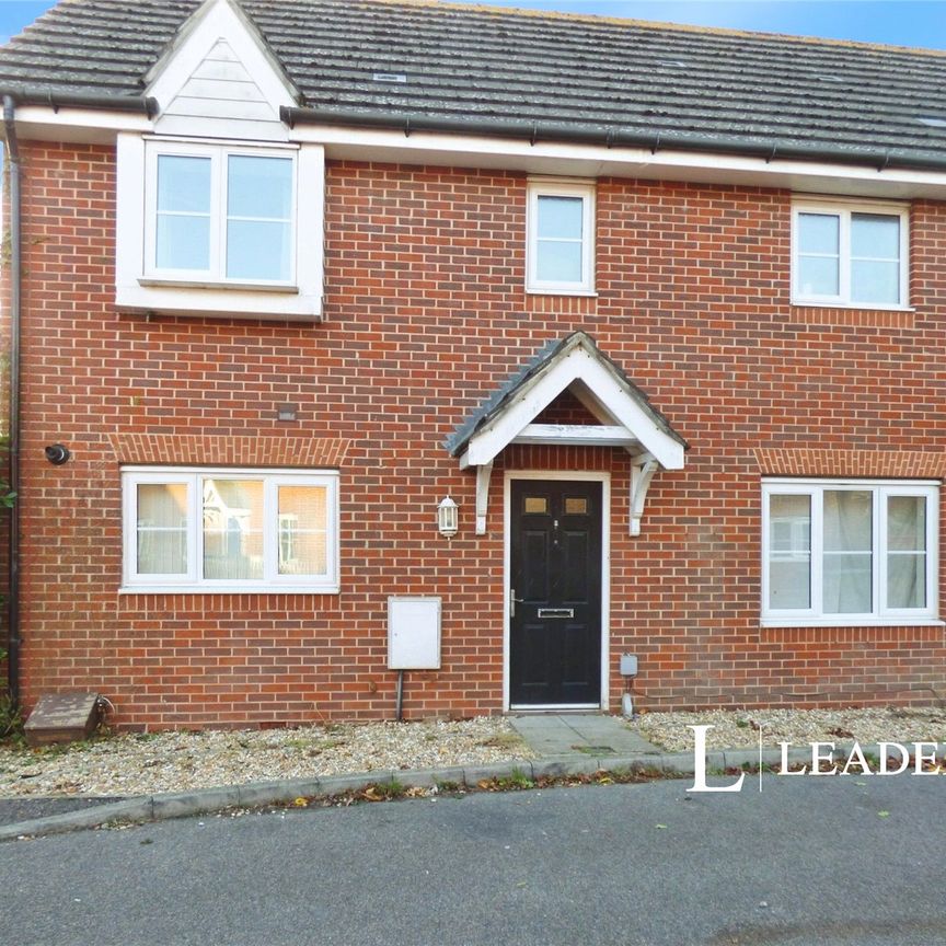 3 bedroom house to rent Faulkner Gardens, Wick, BN17 - Photo 2