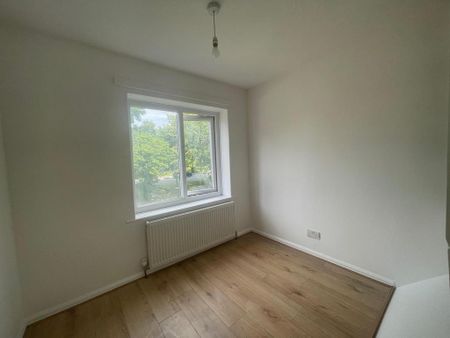 4 bedroom detached house to rent - Photo 2