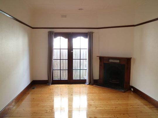 3 bedroom house with lots of space to breathe! - Photo 1