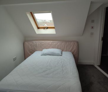 Room in a Shared House, Welldon Crescent, HA1 - Photo 2