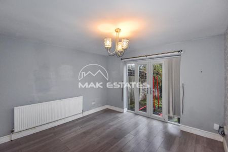 3 bedroom semi-detached house to rent - Photo 2