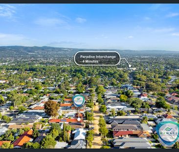 🏡 Cozy Comfort in Windsor Gardens 🌿 - Photo 3