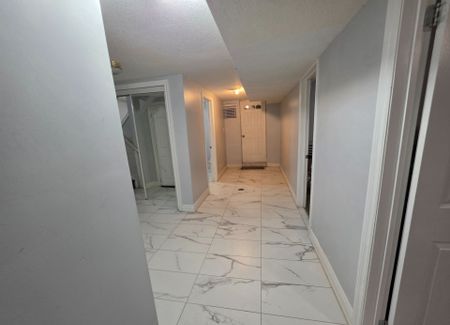 For Lease - 23 Malcolm Crescent, Brampton, Ontario - Photo 2
