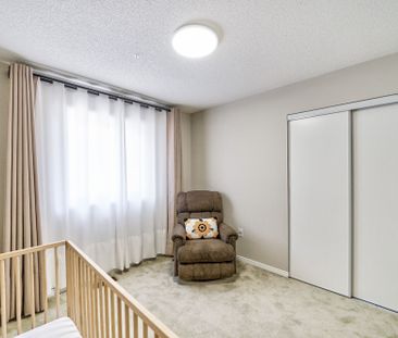For Lease - 6098 Rowers Crescent, Mississauga, Ontario - Photo 6
