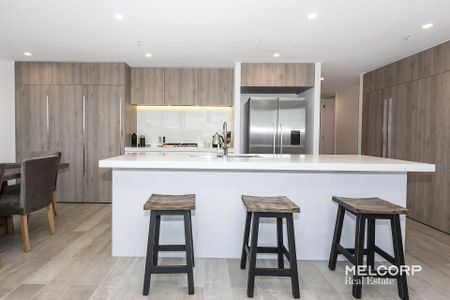 SPACIOUS THREE BEDROOMS AT ARDEN PARK – UNFURNISHED - Photo 4