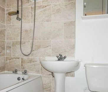 2 bedroom semi-detached house to rent - Photo 4