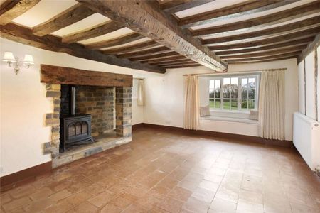 A beautifully preserved and well maintained Grade II listed detached thatched cottage - Photo 5