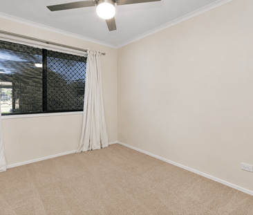 SPACIOUS FAMILY HOME WITH MULTIPLE LIVING AREAS, TEENAGE RETREAT & ... - Photo 6