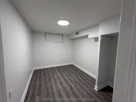 50 Marbury Crescent #Lower - Photo 5