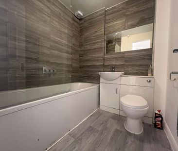 Gorse Meade, Slough - Photo 1